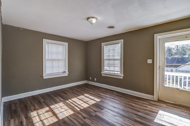 Living Room - 2021 Rose Ln