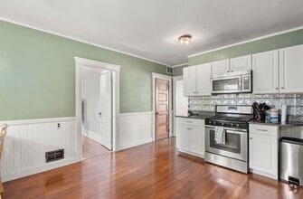 Building Photo - 14 Forest Ave