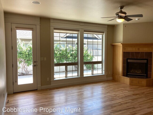 Building Photo - 3 br, 2 bath House - 4630 W. Farm View Dr.