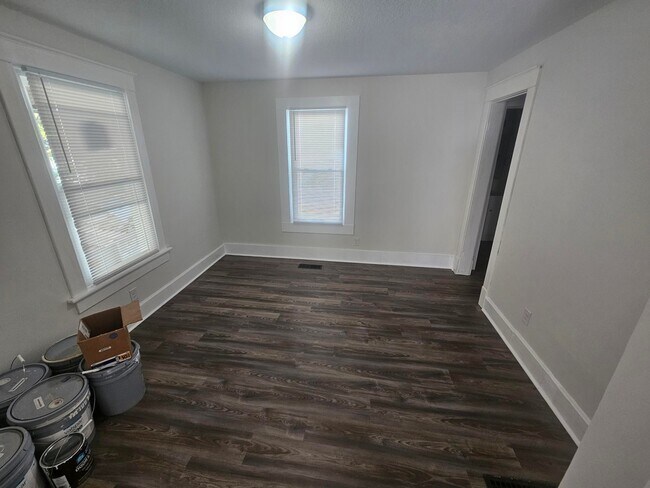 Foto del edificio - 915 E Albert St