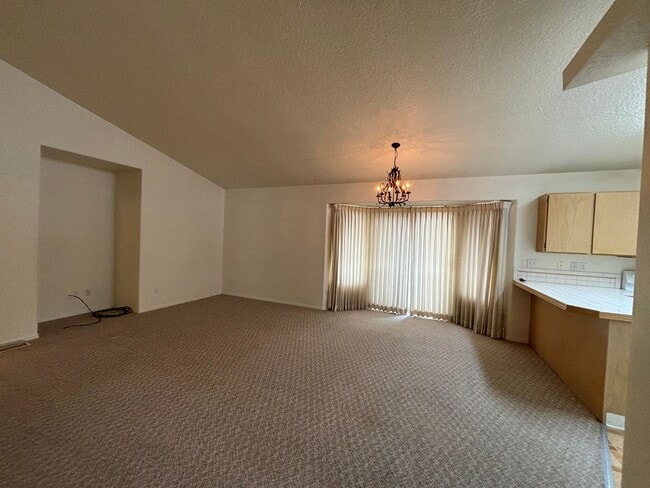 Building Photo - Quiet Two Bedroom Low Maintenance Town Home