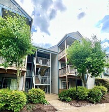 Building Photo - 6908 Victoria Dr