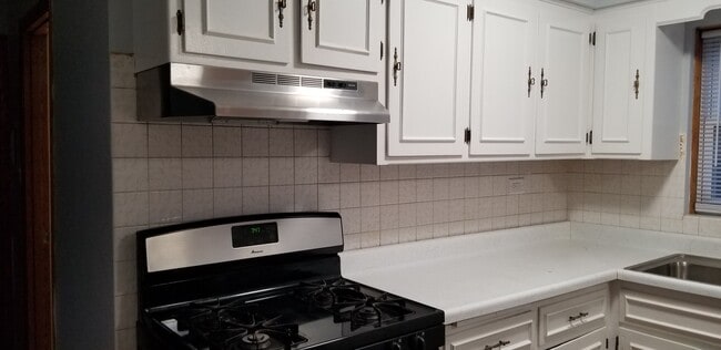 Building Photo - 8634 W Berwyn Ave