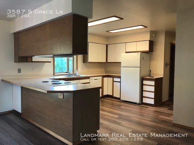 Building Photo - 3587 S Grace Ln
