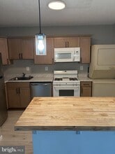 Building Photo - 3701 S George Mason Dr