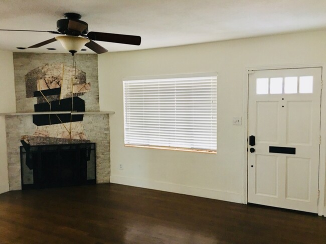 Large windows, lots of natural light - 1574 Cavendish Road
