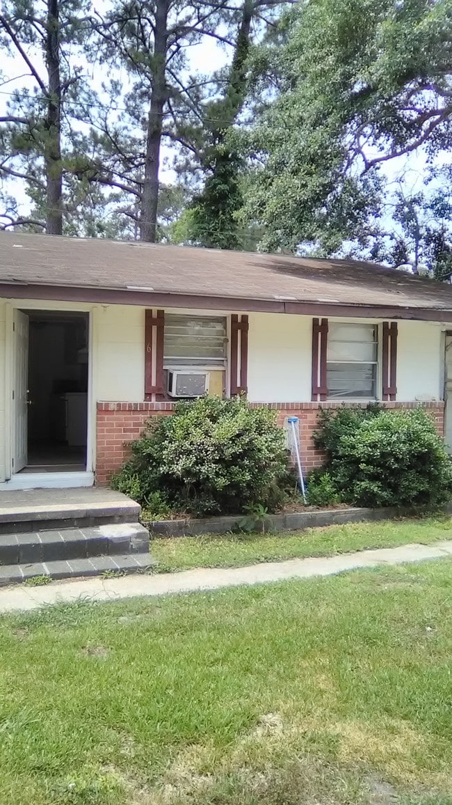 Building Photo - 224 Barbara Ave