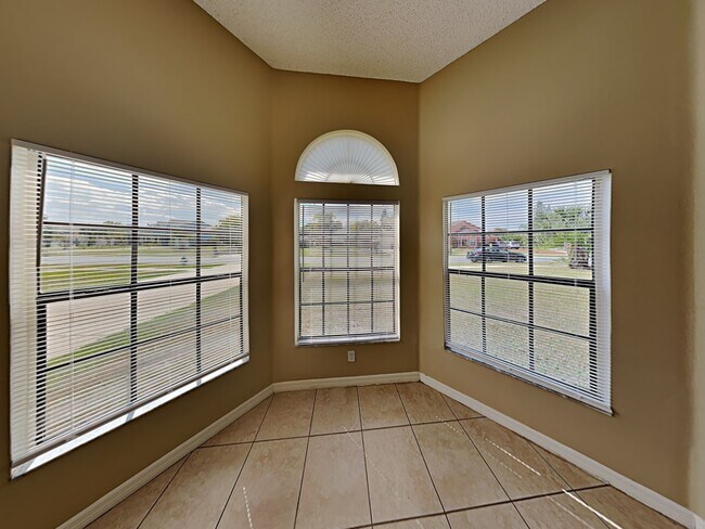 Building Photo - 13439 Beloit Woods Ln