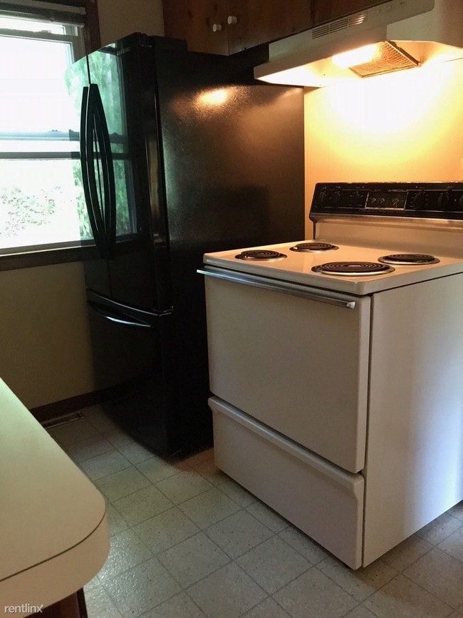 Building Photo - 1 br, 1 bath Duplex - 1562 Jones Dr 1562 J...