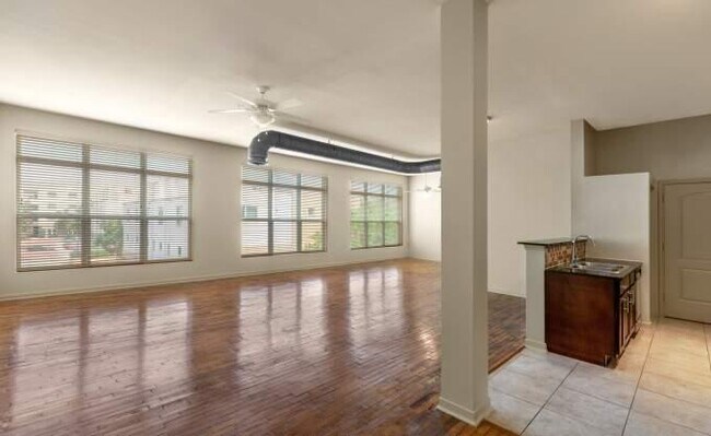 Building Photo - 1 bedroom in Dallas TX 75204
