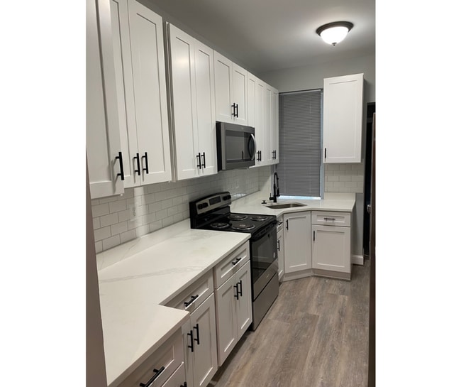 Building Photo - 2311 Anoka Ave