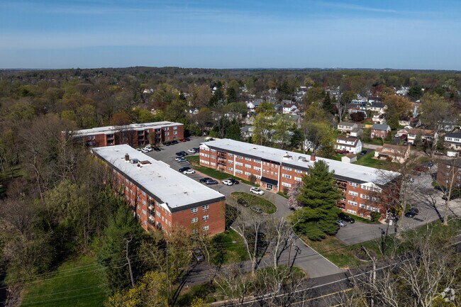 Foto aérea - Edgewood Apartments