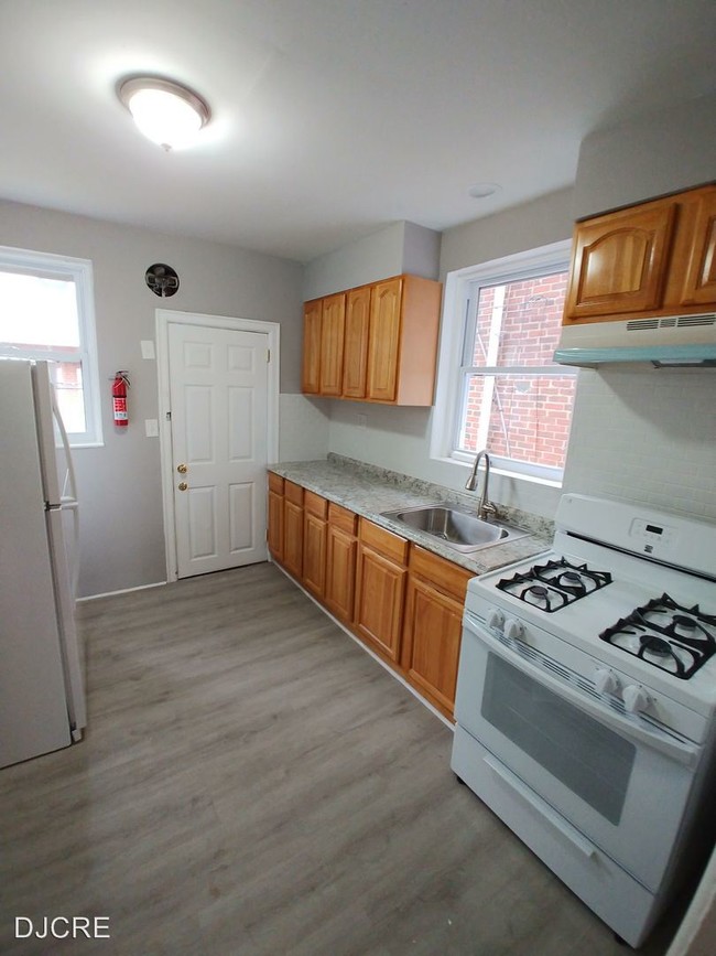 Building Photo - 3 br, 1 bath House - 185 Linton Street