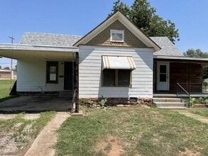 Building Photo - 633 Jackson St