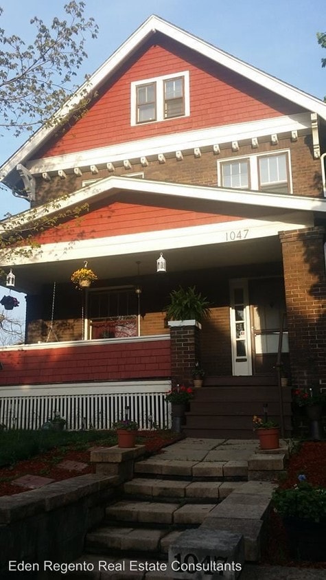 Primary Photo - 1047 Linwood Ave