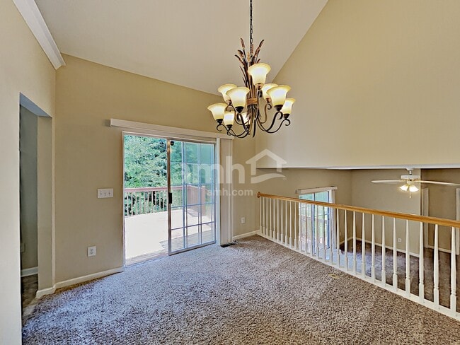Foto del edificio - 5759 Newnan Cir