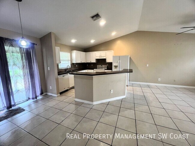 Building Photo - 125 John Ave S