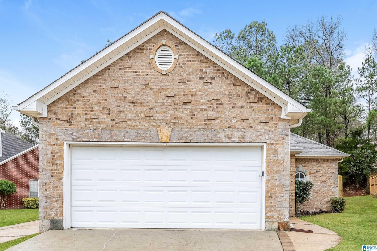 Foto principal - 1300 Riverford Cir