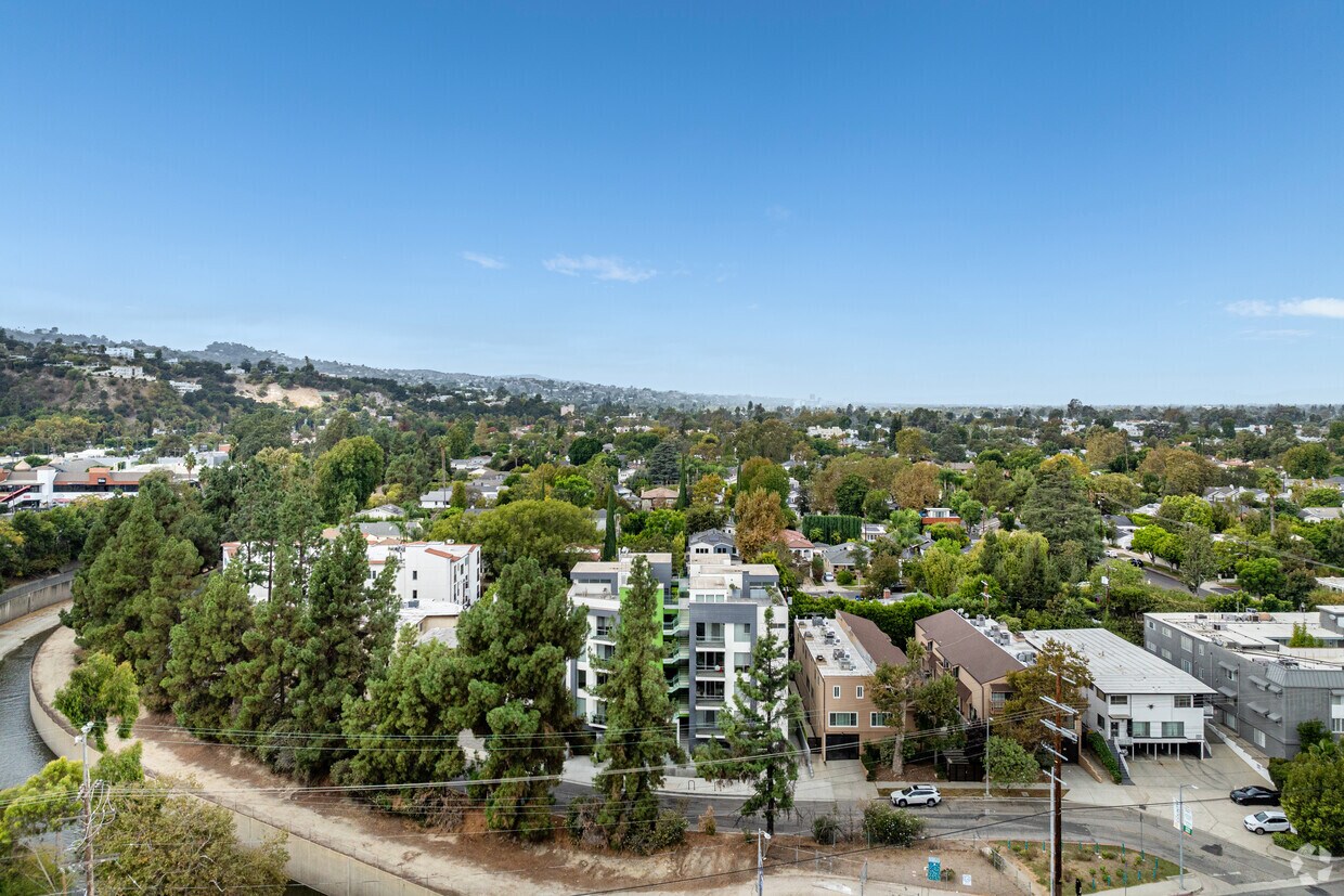 Context - 12117 Valley Heart Luxury Apartments