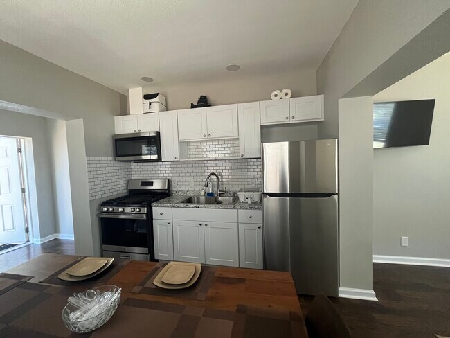 Foto del edificio - 333 E Woodlawn Ave