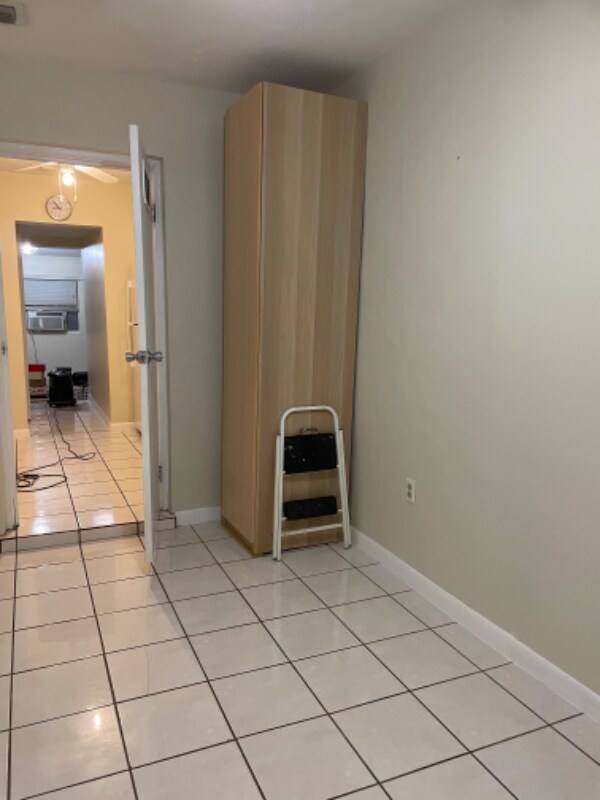 Foto del edificio - 10241 SW 49th St