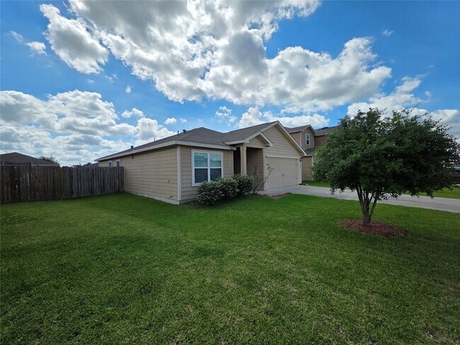 Foto del edificio - 723 Crystal Lakes Dr