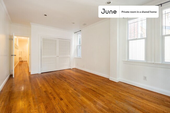 Foto del edificio - Room in Shared 3 bed/1 bath home