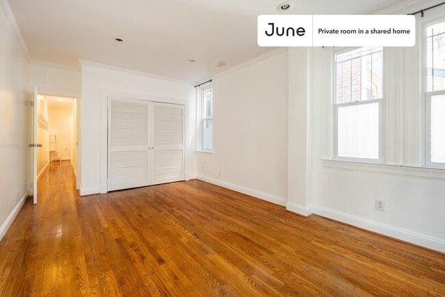 Building Photo - Room in Shared 3 bed/1 bath home