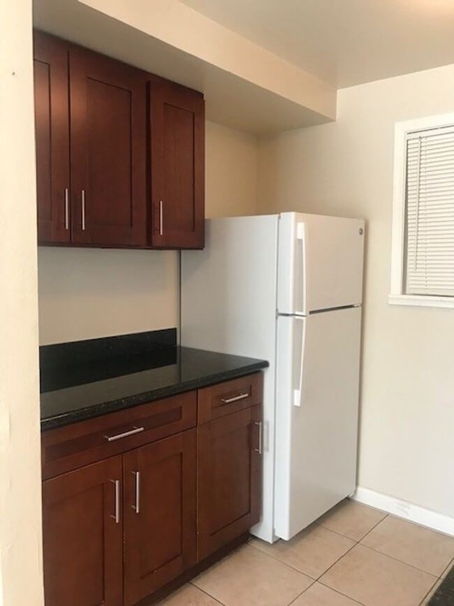 Building Photo - Cute & Cozy 1 Bedroom/ 1 Bath Duplex in Sa...