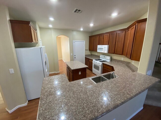 Foto del edificio - Beautiful 6 bed/3 bath home located in the SW area of Las Vegas