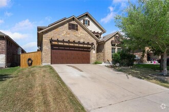 Building Photo - 2940 Santa Rosita Dr