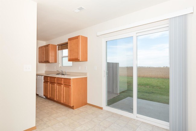 Building Photo - 9680 Hayden Dr