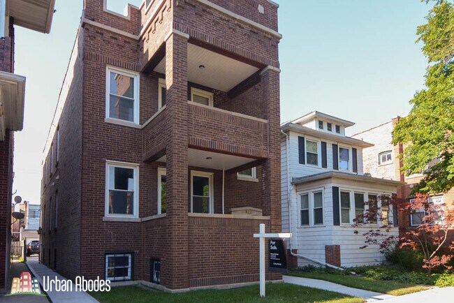 Building Photo - 3129 W Eastwood Ave