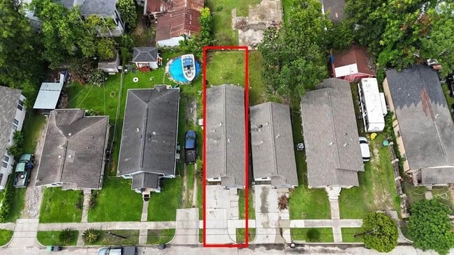 Building Photo - 6721 Avenue Q
