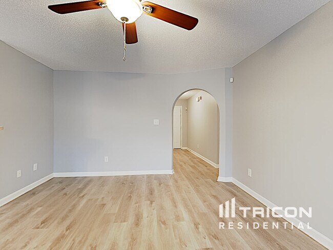 Foto del edificio - 1090 Augusta Woods Dr