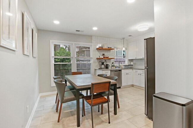 Building Photo - 500 W Pacific Ave