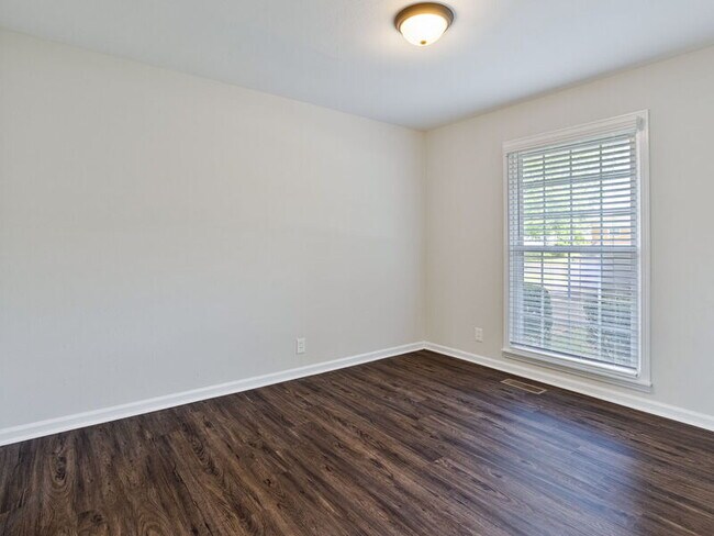 Foto del edificio - 3311 Mcdow Avenue Northwest
