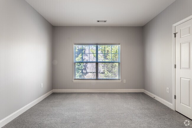 2BR, 2BA - The Commons at Boston Road