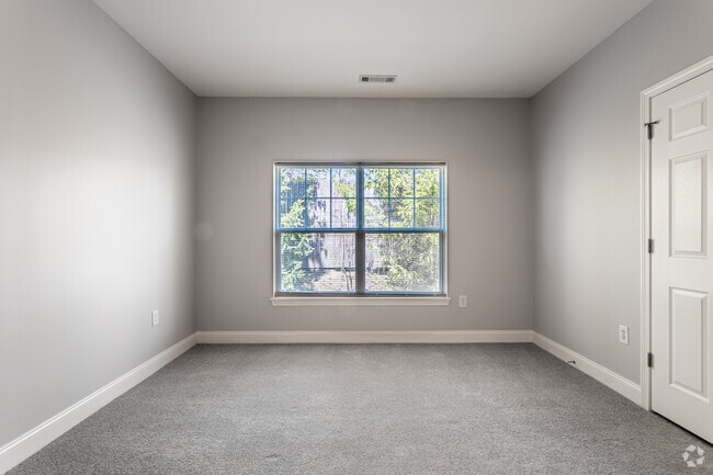 2BR, 2BA - The Commons at Boston Road