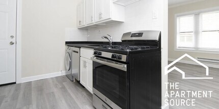 Building Photo - 648 W Roscoe St