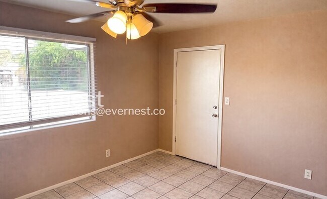 Foto del edificio - 447 N Drew St E