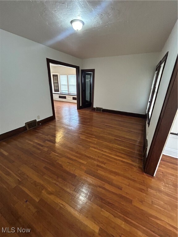 Foto del edificio - 1128 E 168th St