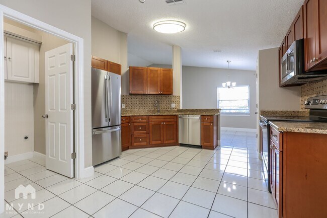 Foto del edificio - 6015 Crickethollow Dr