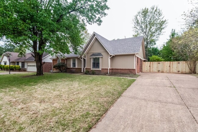 Building Photo - 6755 Cleary Dr