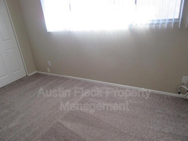Foto del edificio - 6731 S Newberry Rd