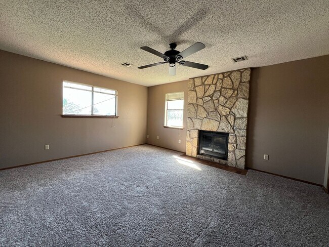 Building Photo - 2104 NW Rowena Terrace