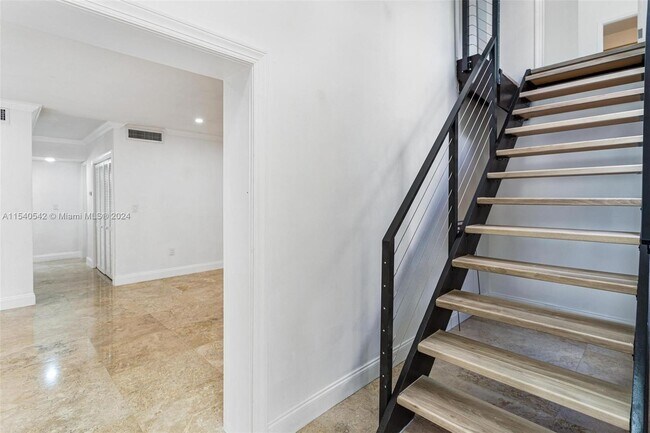 Building Photo - 6130 SW 46th St