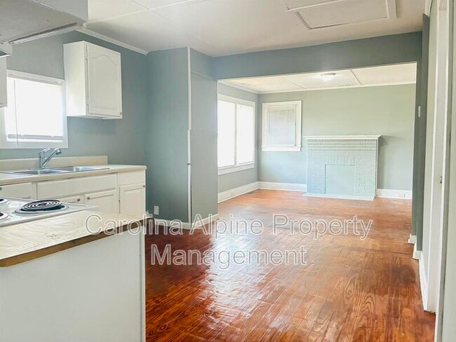 Building Photo - 116 Bolding St