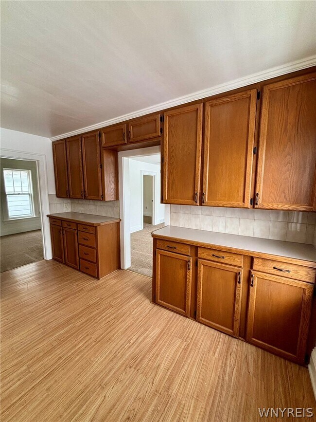 Foto del edificio - 91 Laverack Ave