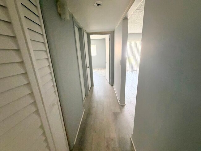 Foto del edificio - 1501 Crescent Cir